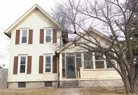 115 W Merchant St, Byron, IL 61010