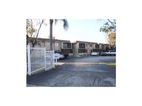 7847 MILLER RD # 208A, Miami, FL 33155