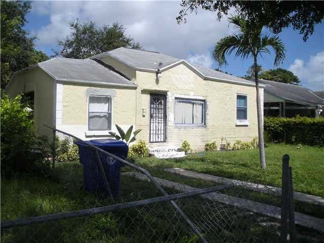 827 NW 64 ST, Miami, FL 33150