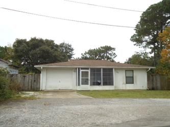 1476 Fairfield Dr S, Pensacola, FL 32507