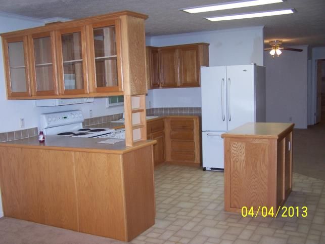 320 Concord Dr, White Plains, KY 42464