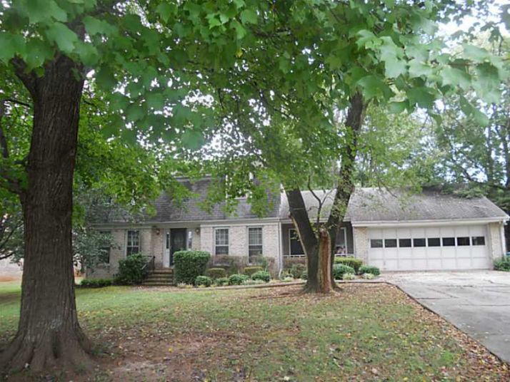 642 Greg Drive Sw, Lilburn, GA 30047