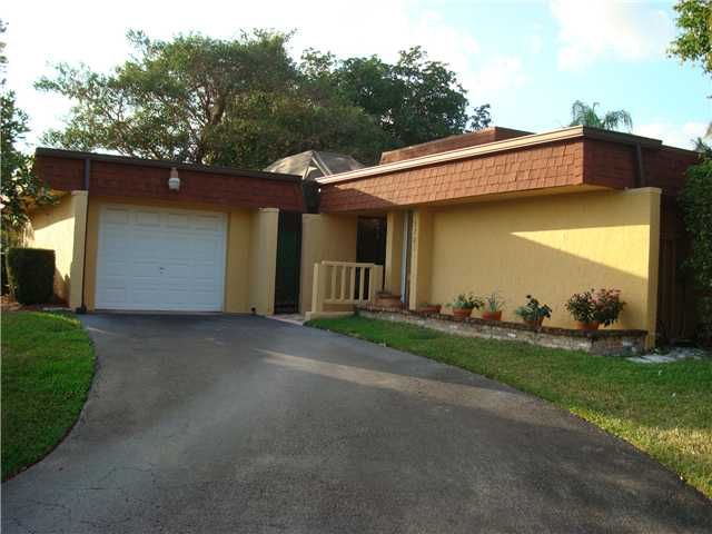5701 S TRAVELERS PALM LN, Fort Lauderdale, FL 33319