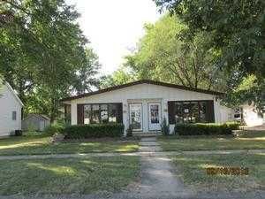 1240 Clinton St, Carlyle, IL 62231