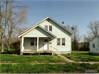 601 E Page St, Vandalia, MO 63382