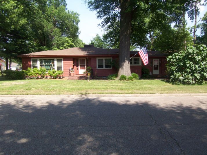 320 N 10th St, Blytheville, AR 72315
