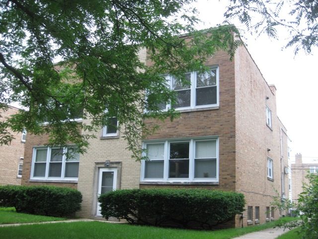 8950 Lamon 2s, Skokie, IL 60077
