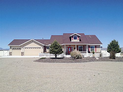 72 Canary Court, Smith, NV 89430