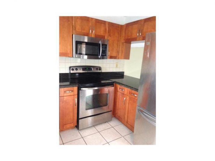 3791 NW 78 AVE # 8, Hollywood, FL 33024