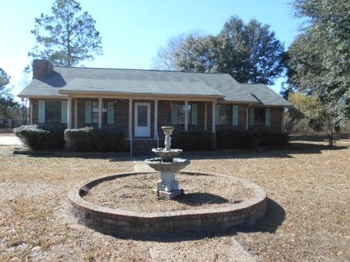 5696 Baxter Durrence Rd, Glennville, GA 30427