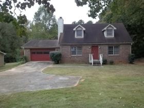 2711 Parkwood Road, Snellville, GA 30039