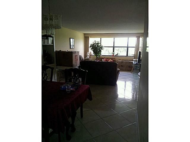 10101 SUNRISE LAKES BL # 310, Fort Lauderdale, FL 33322