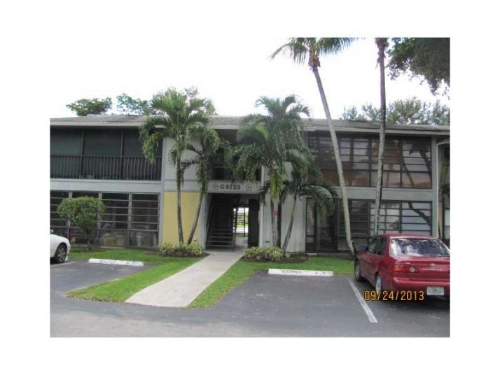 9723 HAMMOCKS BL # 104G, Miami, FL 33196