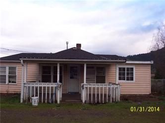 1004 S Comstock Rd, Sutherlin, OR 97479