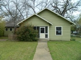 1120 W Houston St, Sherman, TX 75092