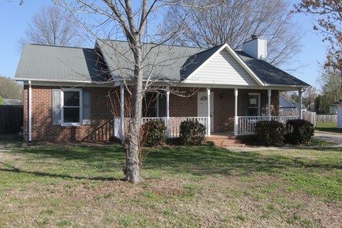 1696 Fieldcrest Cir, Rock Hill, SC 29732