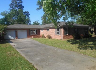 5520 N. Circuit Dr, Beaumont, TX 77706