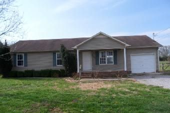 2304 Forrest Fields Dr, Chapel Hill, TN 37034