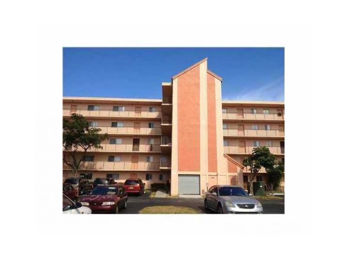 8620 SHERMAN CR # 202, Hollywood, FL 33025