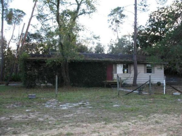 143 Desoto Dr, Florahome, FL 32140