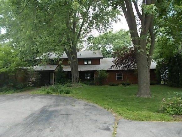 315 Breezy Acres, Luxemburg, WI 54217