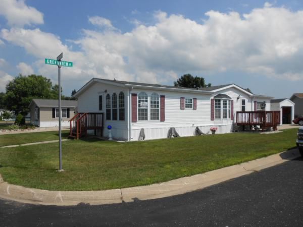285 Crestview Ct., Luxemburg, WI 54217