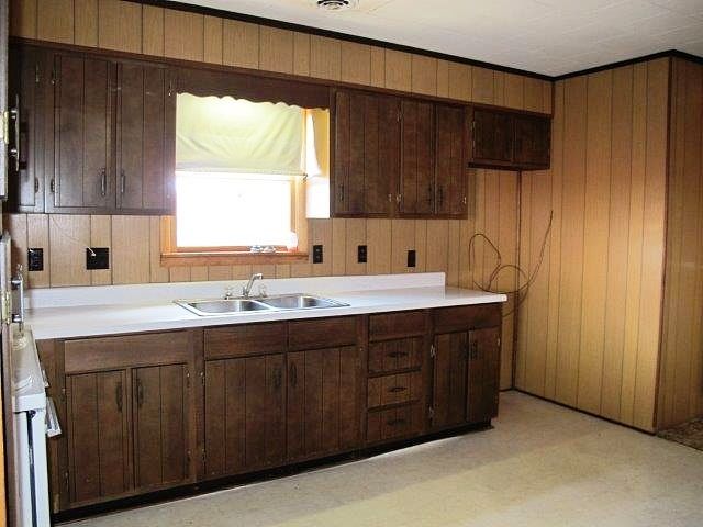 1052 ST RT 295 S, Kuttawa, KY 42055