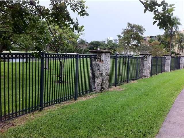 26 DIPLOMAT PW # 2278, Hallandale, FL 33009
