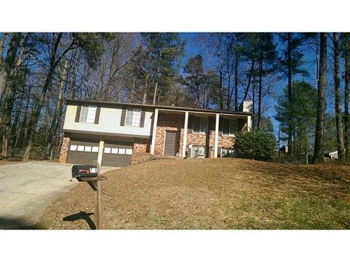 735 Stoneside Court, Stone Mountain, GA 30083