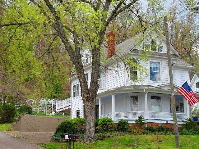 1914 LAKE BARKLEY DR, Kuttawa, KY 42055