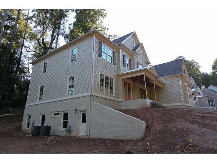 10 Pine Lake Drive, Atlanta, GA 30327