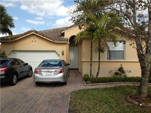 4457 SW 160 CT, Miami, FL 33185