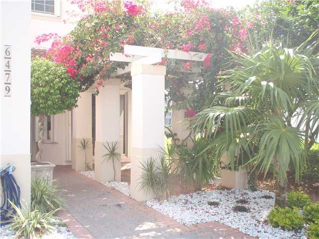 6479 NW 109 AV, Miami, FL 33178