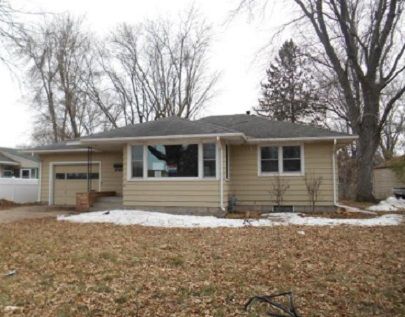 709 12th St W, Hastings, MN 55033
