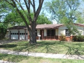1521 Mosley Dr, Irving, TX 75060
