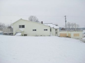 46 Hillcrest Dr, Munith, MI 49259