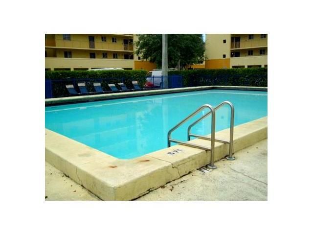 14931 SW 82 LN # 18-405, Miami, FL 33193