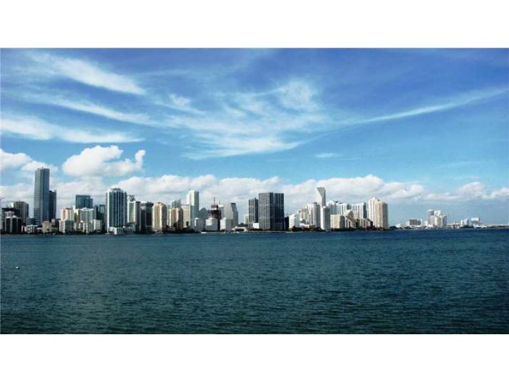 2000 TOWERSIDE TE # 1210, Miami, FL 33138