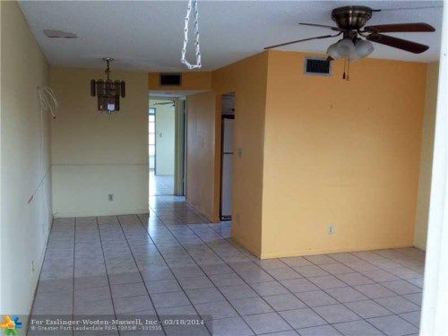 9081 Sunrise Lakes Blvd # 220, Fort Lauderdale, FL 33322