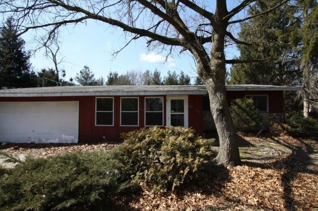 10846 Potomac Dr, Demotte, IN 46310