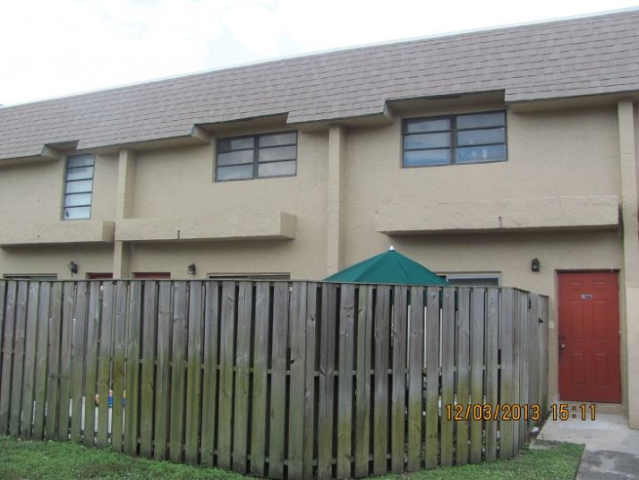 2452 NW 52nd Ave, Fort Lauderdale, FL 33313