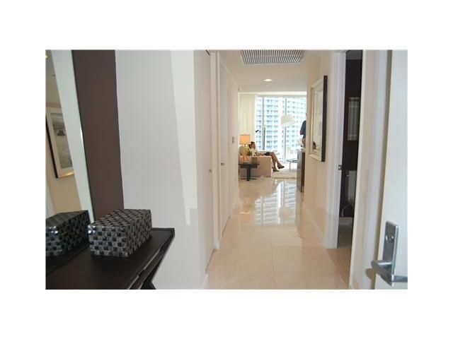 485 BRICKELL AV # 2102, Miami, FL 33131