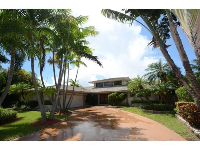 618 HIBISCUS DR, Hallandale, FL 33009