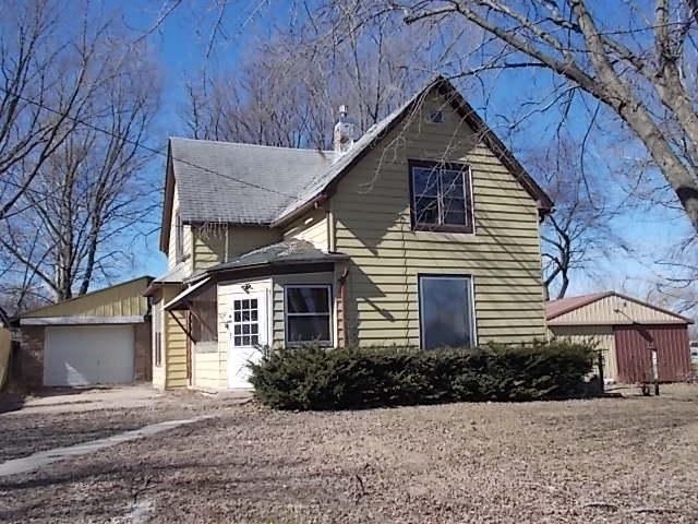 227 Poplar St, Dallas City, IL 62330