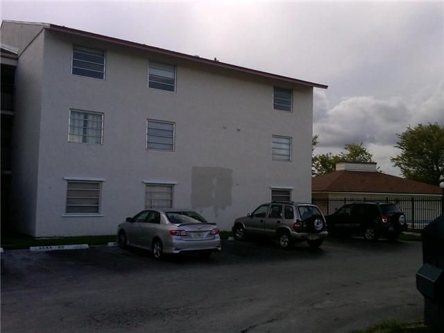 15470 SW 82 LN # 312, Miami, FL 33193