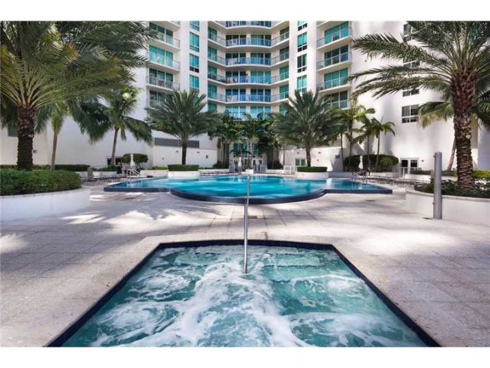 300 S BISCAYNE BL # T-2403, Miami, FL 33131