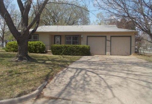 1025 N 7th St, Arkansas City, KS 67005