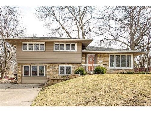 3304 Aurora Avenue, Des Moines, IA 50310