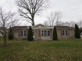 602 Pumpkin Pl, Cloverdale, IN 46120