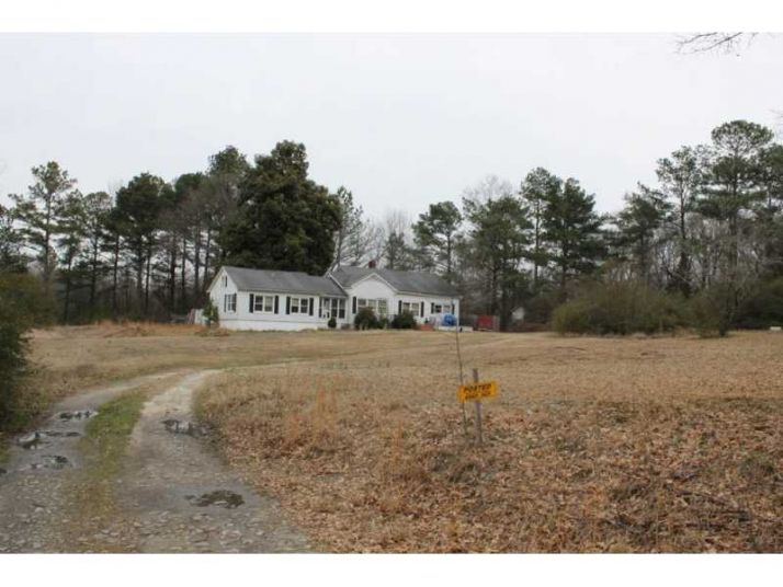 8288 Chicago Avenue, Douglasville, GA 30134